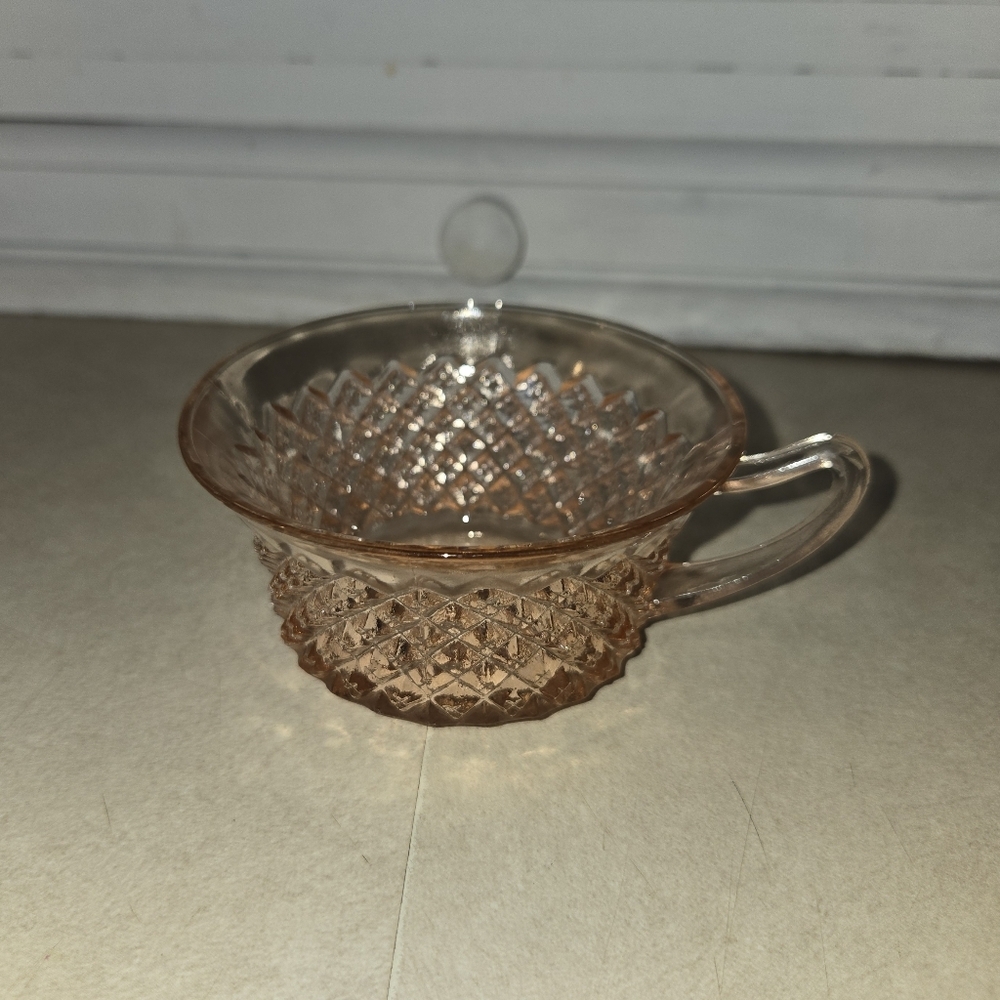 Vintage Anchor Hocking Miss America Pink Glass Teacup - Picture 2 of 5